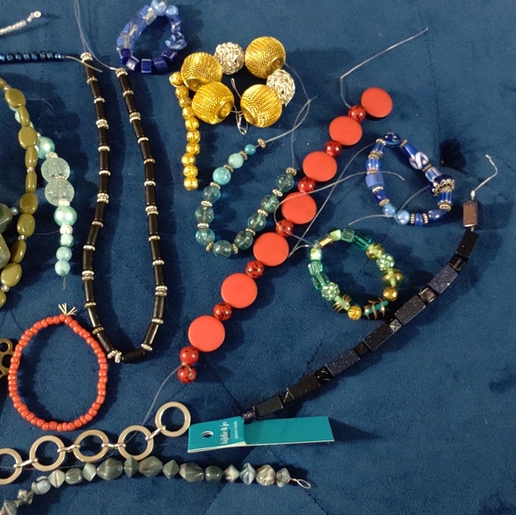 Large lot of jewelry making & bead craft items - Picture 5 of 13